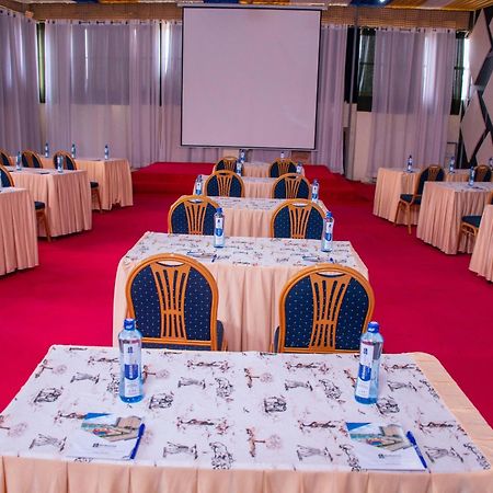 Buraha Zenoni Hotel And Resort Nakuru Eksteriør billede