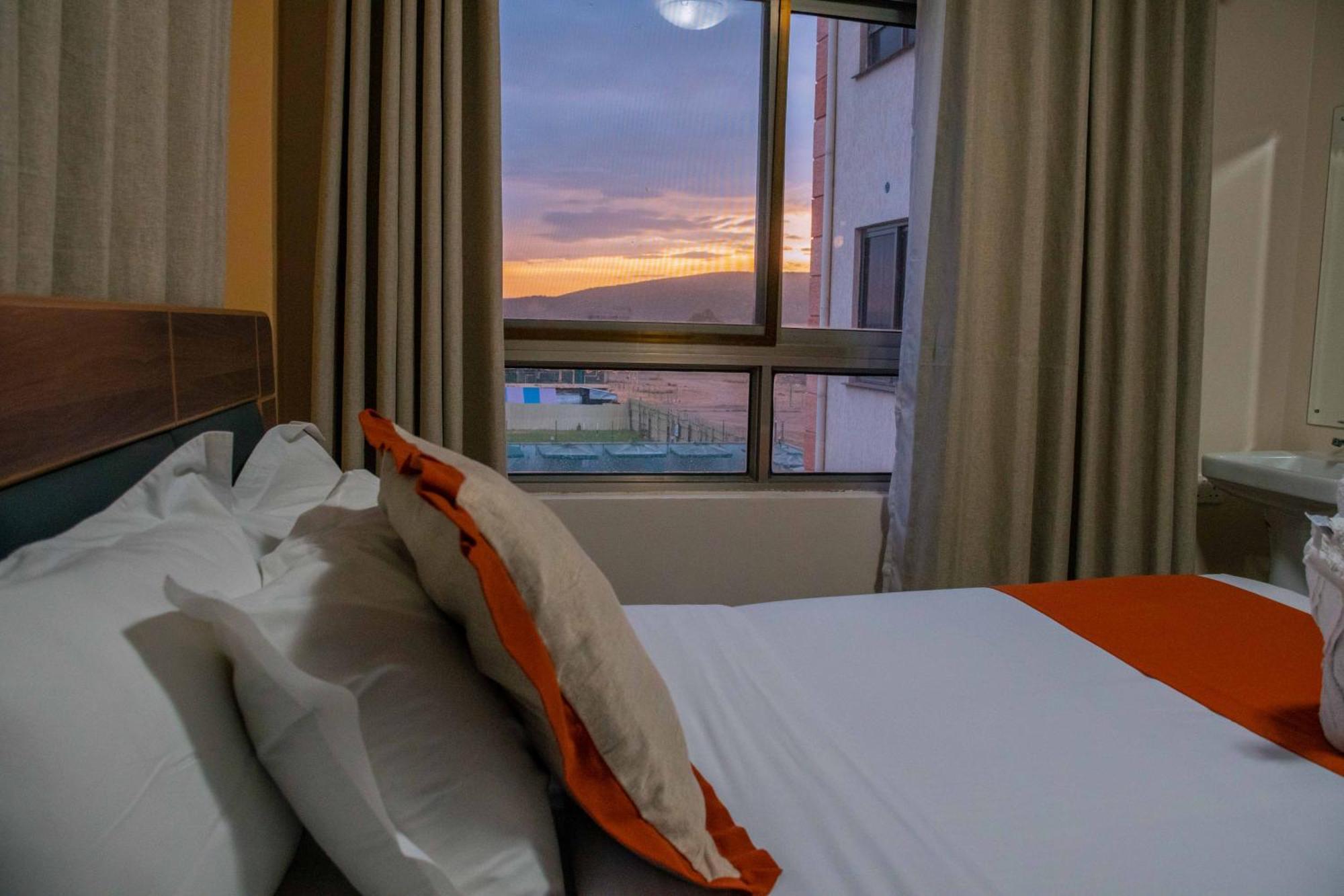 Buraha Zenoni Hotel And Resort Nakuru Eksteriør billede