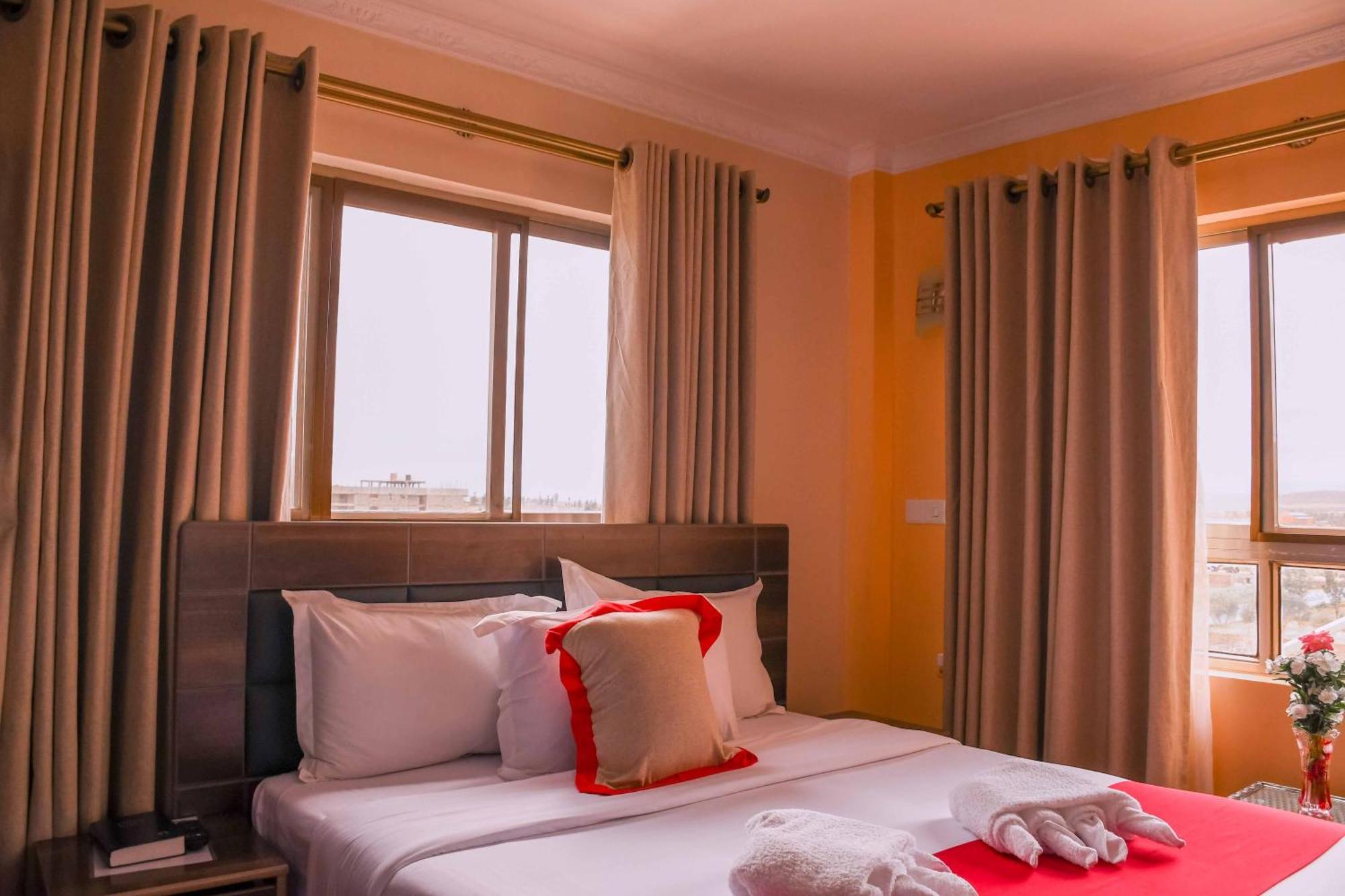 Buraha Zenoni Hotel And Resort Nakuru Eksteriør billede