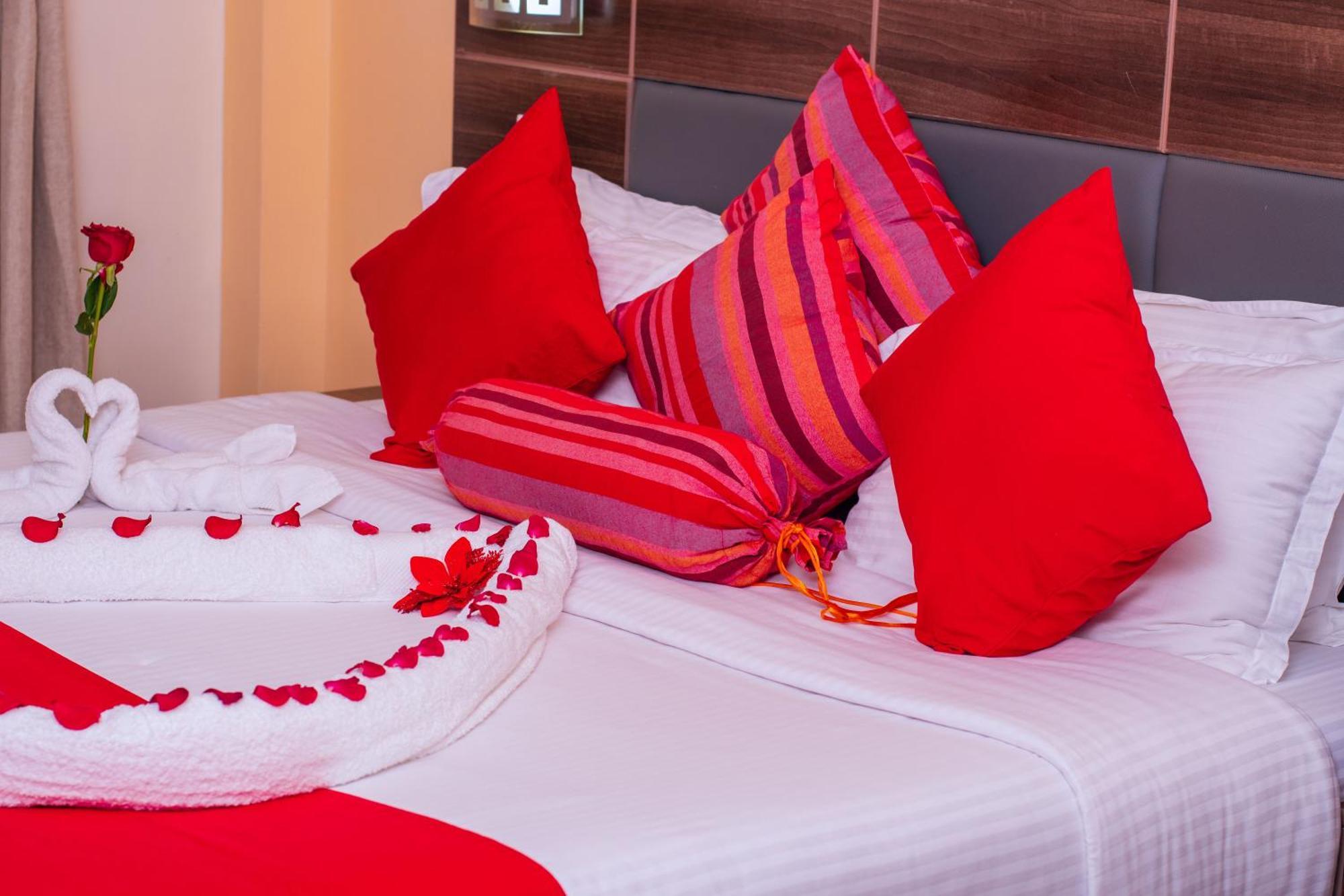 Buraha Zenoni Hotel And Resort Nakuru Eksteriør billede
