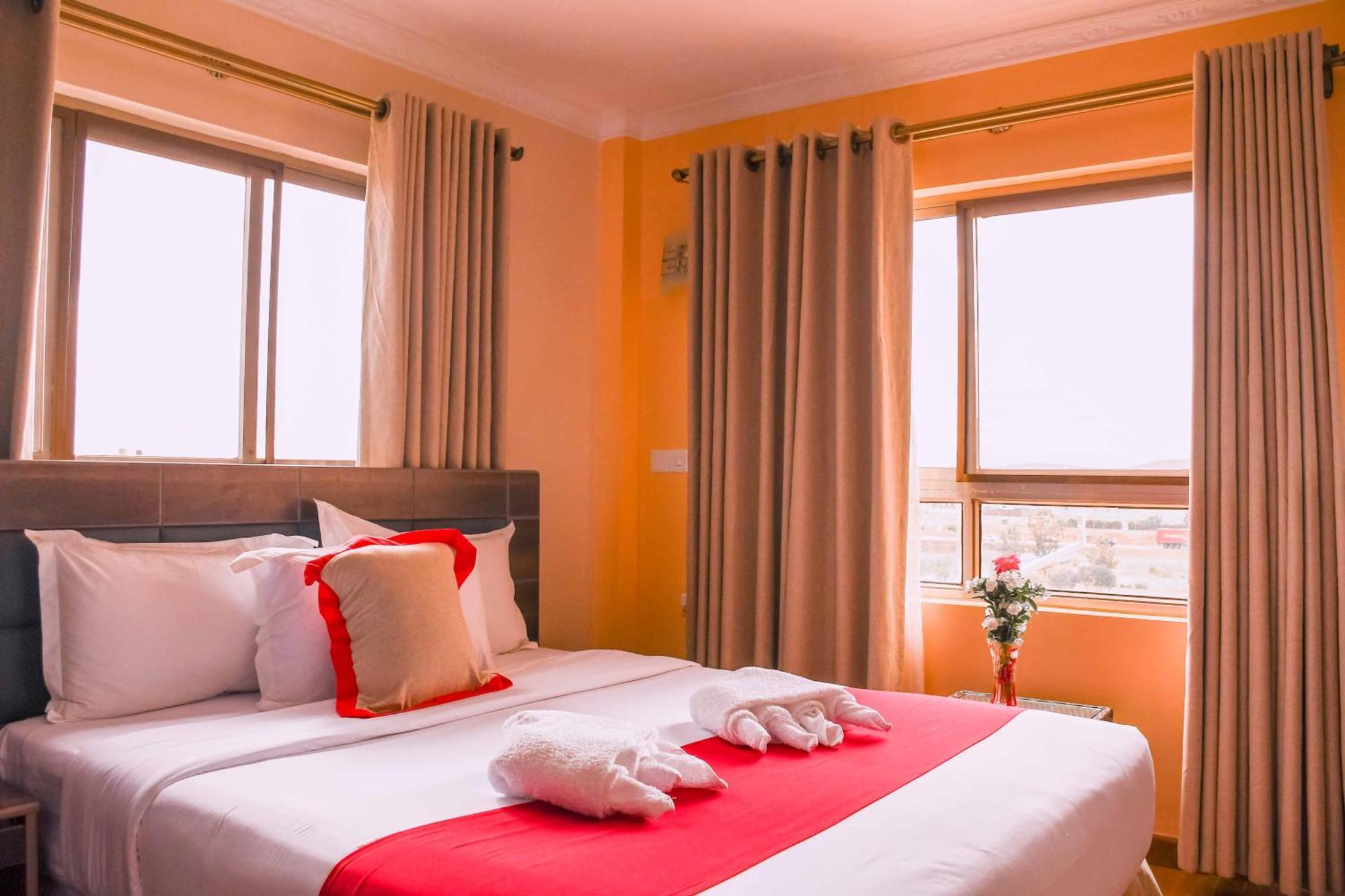 Buraha Zenoni Hotel And Resort Nakuru Eksteriør billede