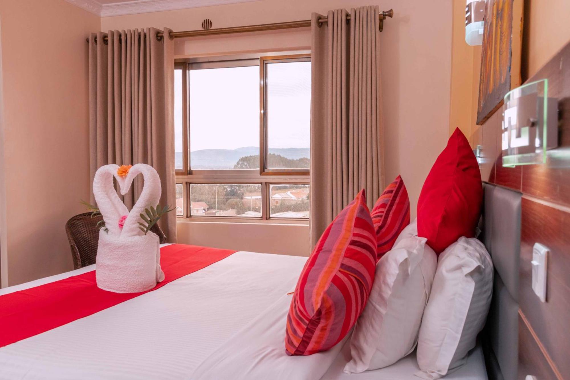 Buraha Zenoni Hotel And Resort Nakuru Eksteriør billede
