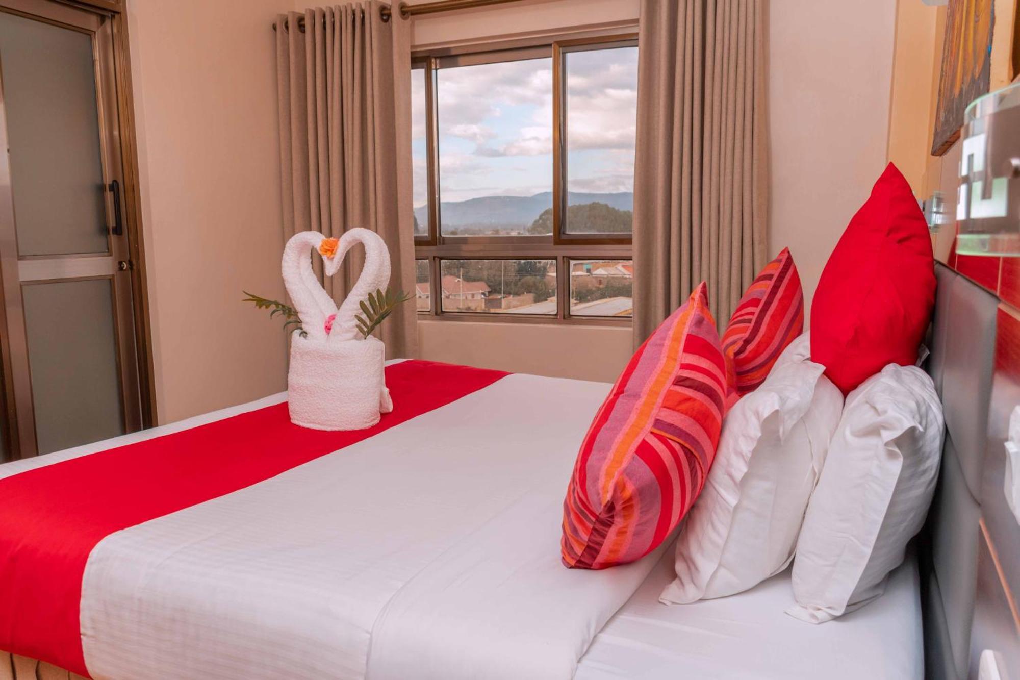 Buraha Zenoni Hotel And Resort Nakuru Eksteriør billede