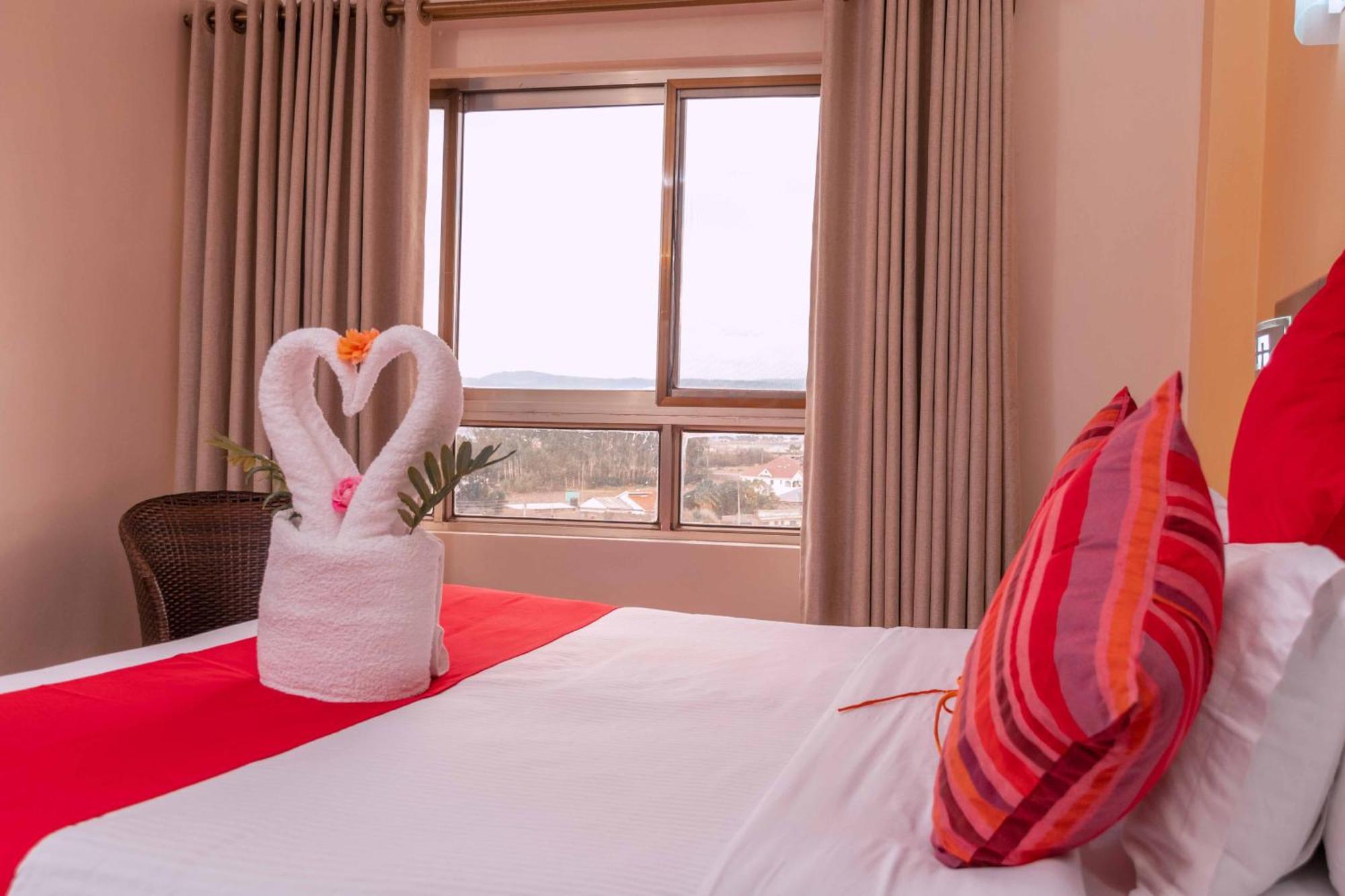 Buraha Zenoni Hotel And Resort Nakuru Eksteriør billede
