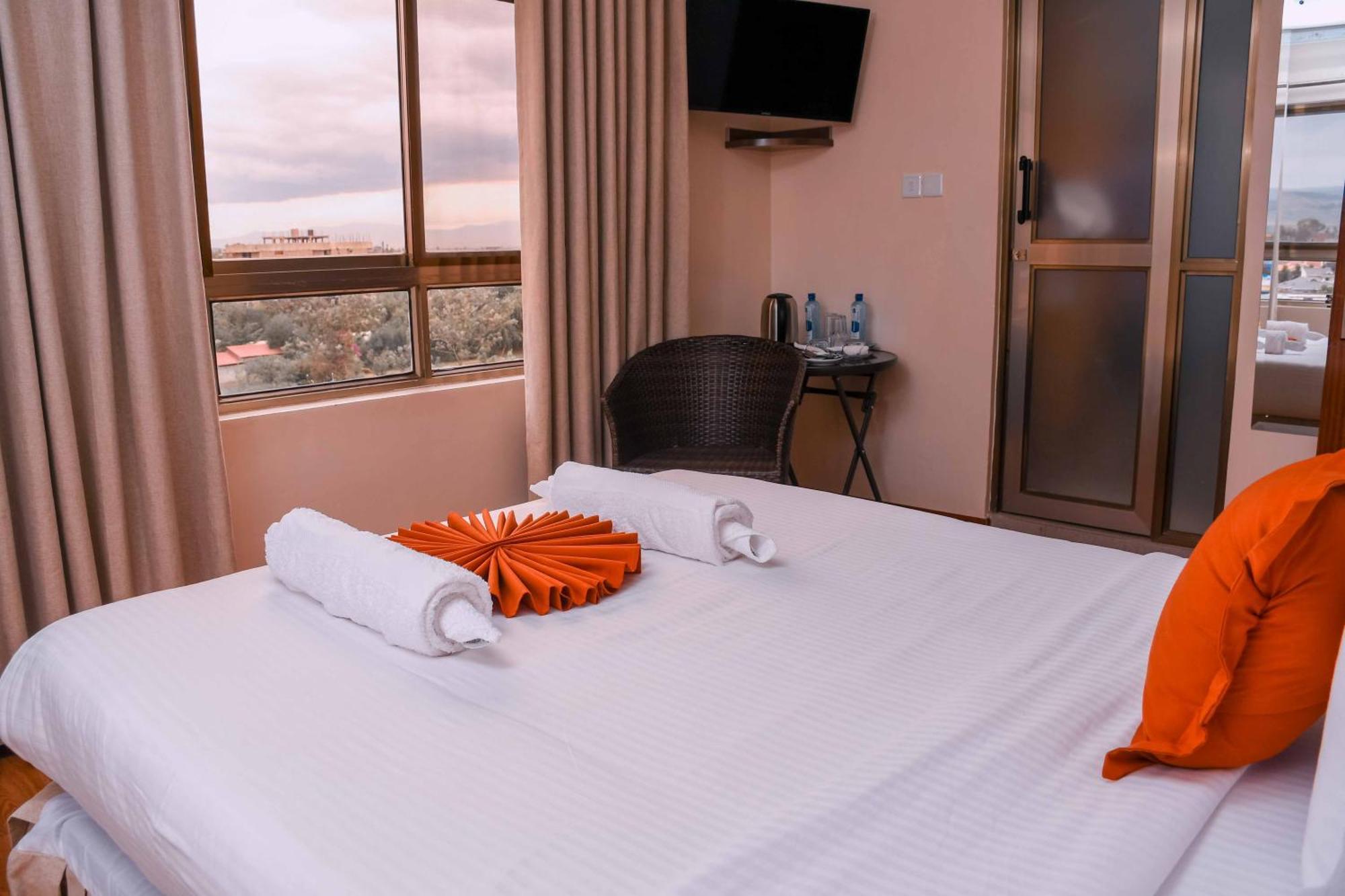Buraha Zenoni Hotel And Resort Nakuru Eksteriør billede