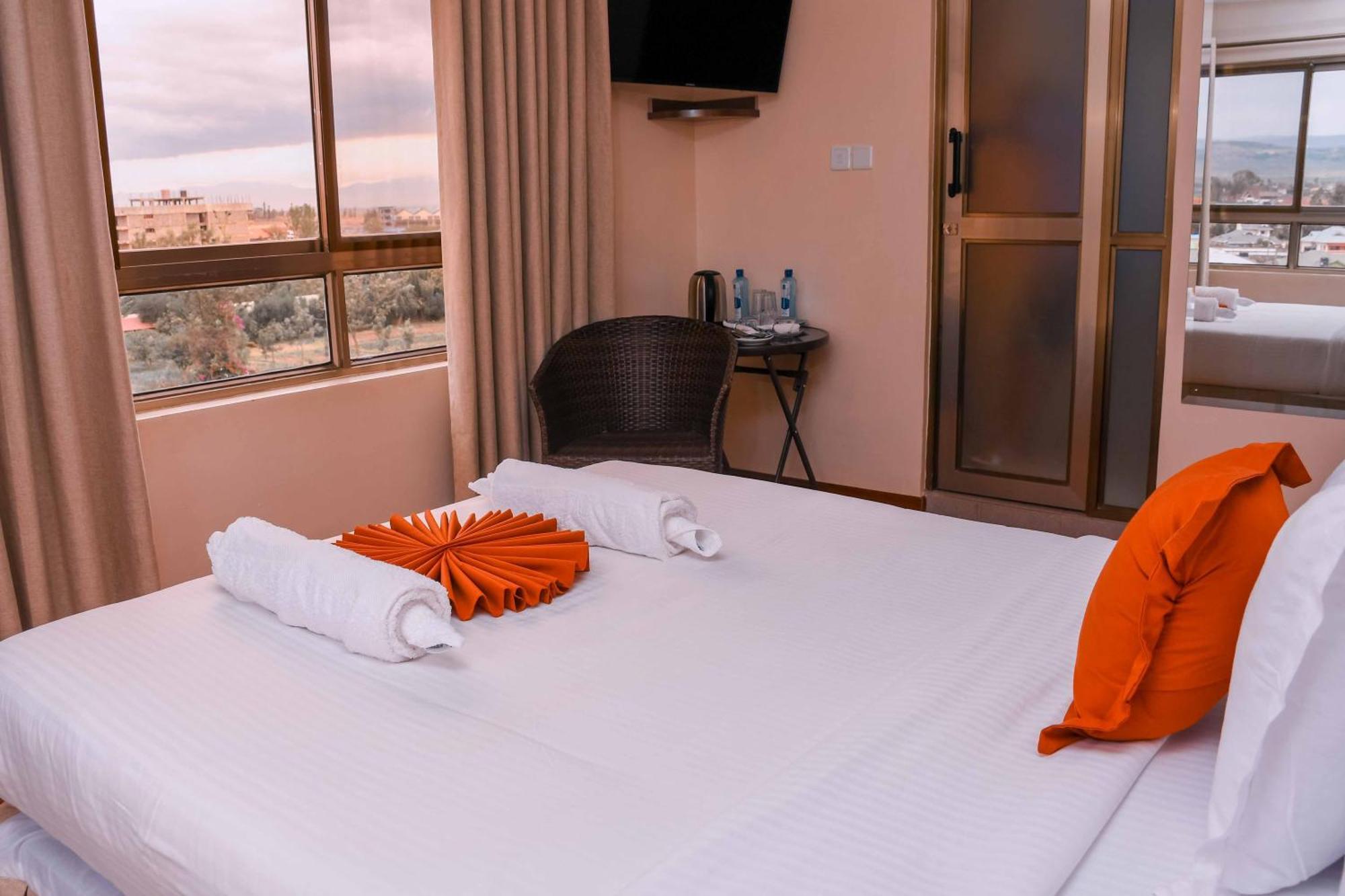 Buraha Zenoni Hotel And Resort Nakuru Eksteriør billede