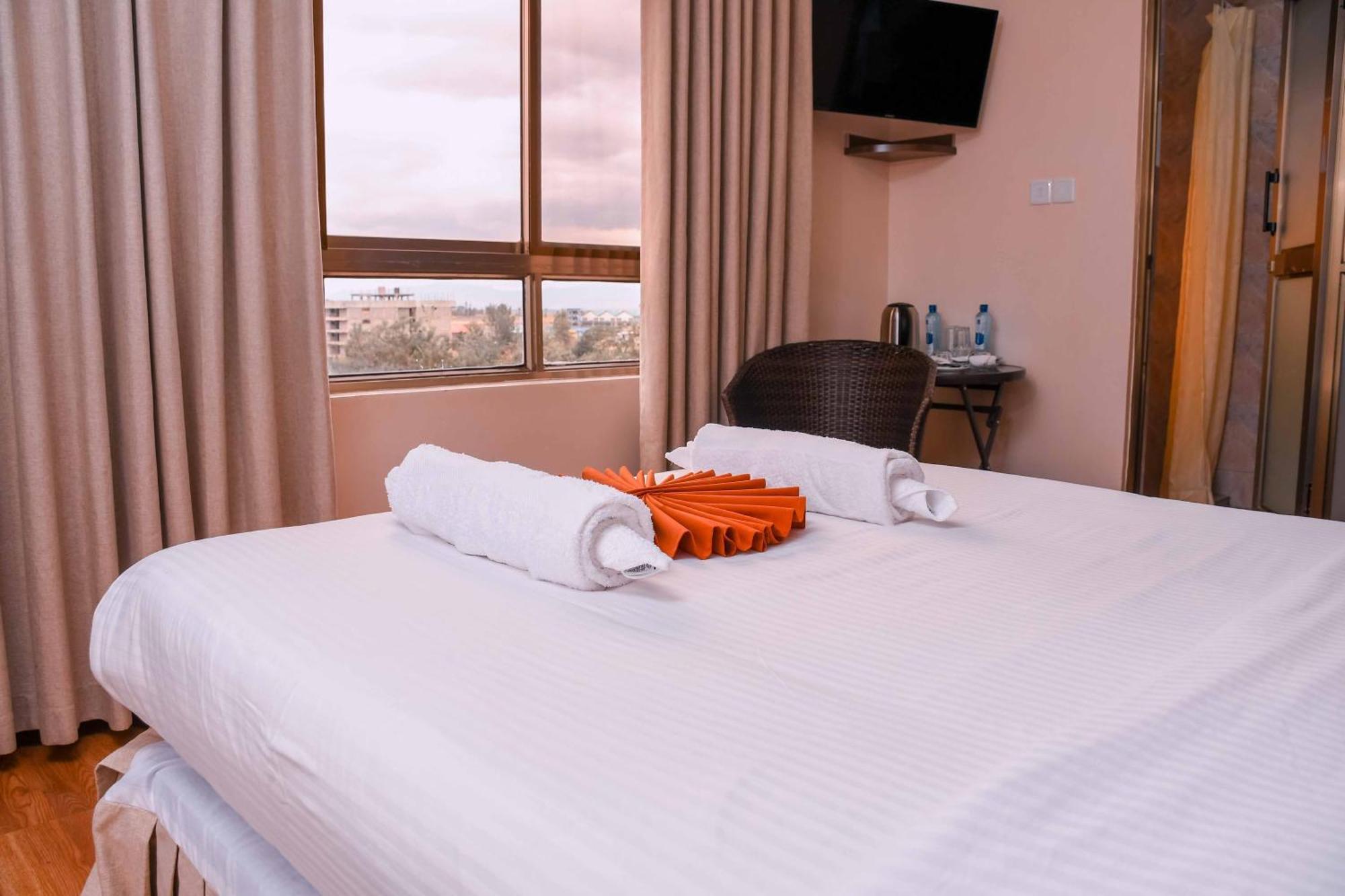 Buraha Zenoni Hotel And Resort Nakuru Eksteriør billede