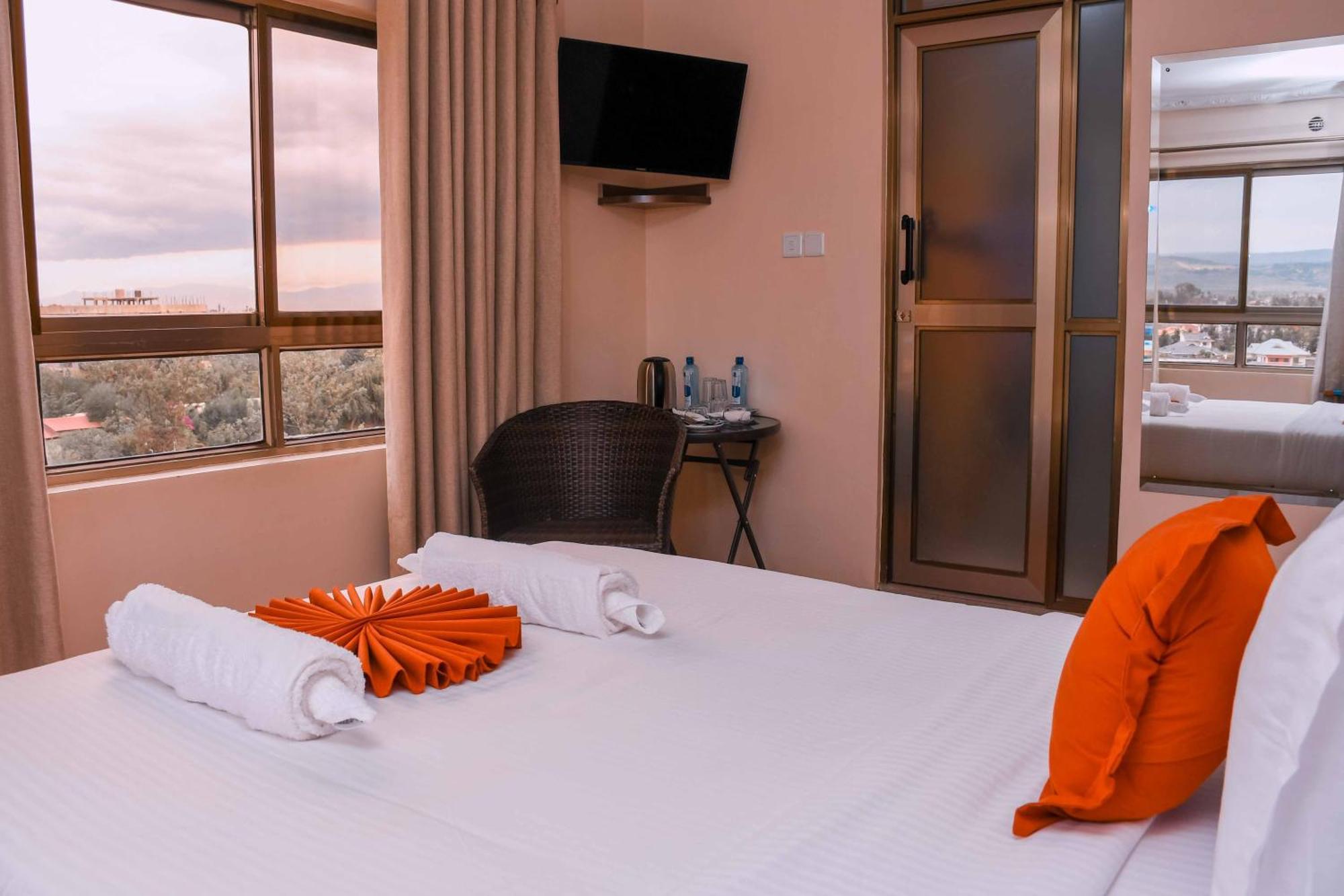 Buraha Zenoni Hotel And Resort Nakuru Eksteriør billede