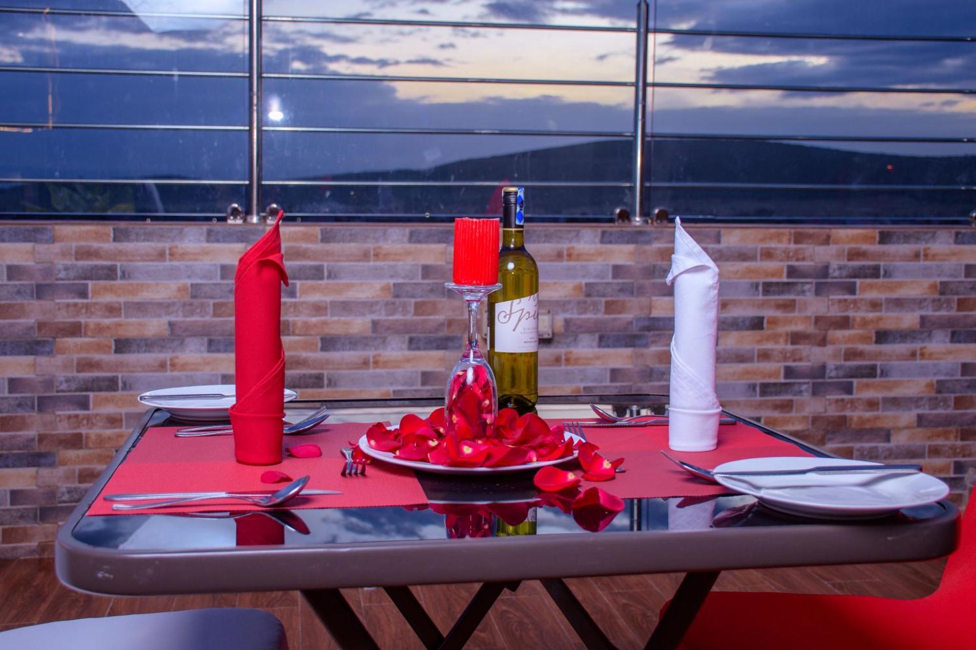 Buraha Zenoni Hotel And Resort Nakuru Eksteriør billede